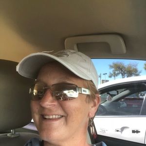 Meet your Posher, Sandra